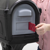 Simplay3 Dig-Free Easy Up Classic Mailbox has a mail alert flag